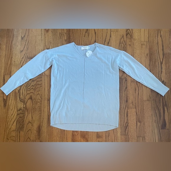 Zenana Front Seam Sweater Light Gray Style TW-21018C5 Women’s Size XS NEW - Picture 3 of 6